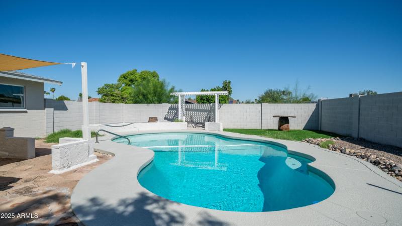 19251 N 17th Dr Exterior Photos-9