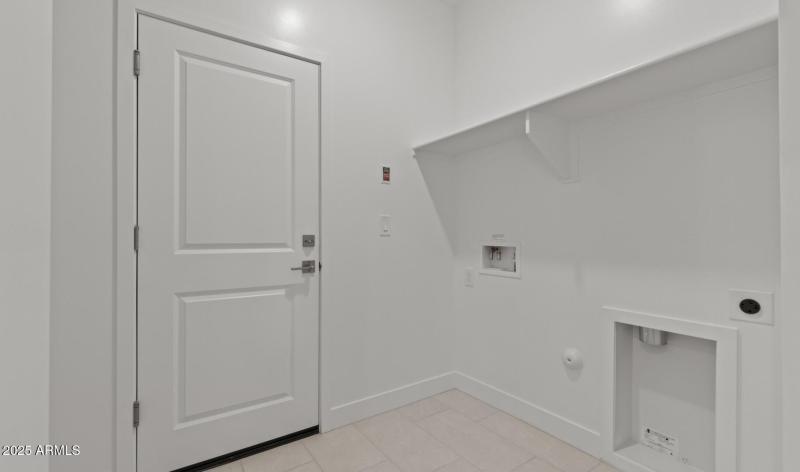 FSVV Lot #47 Laundry (Large)