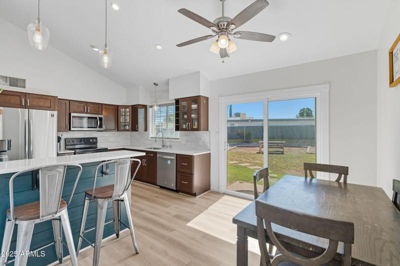 15-web-or-mls-Highland Dr-15