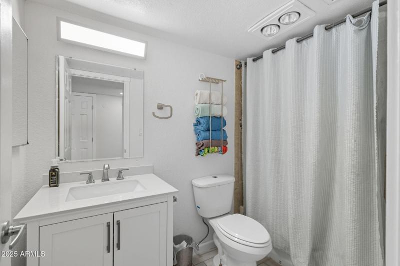 33-web-or-mls-Highland Dr-33