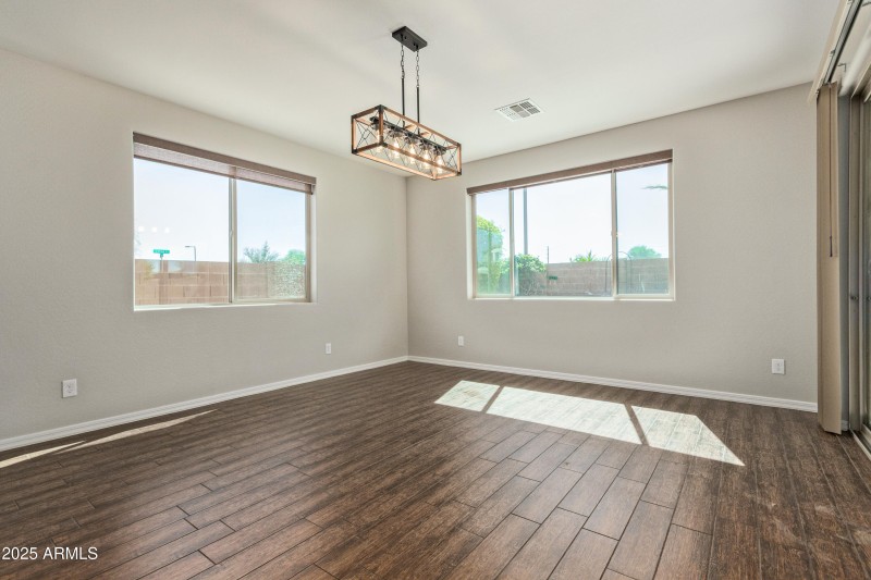 Domingo Breakfast nook