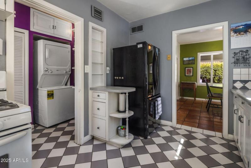 Kitchen opens to laundry/pantry