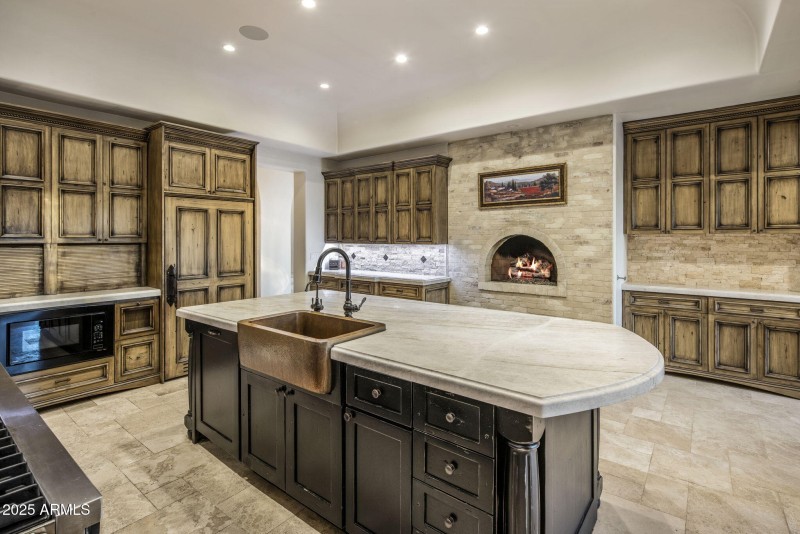 Hammered Copper Farm Sink