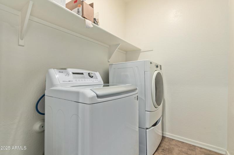 Domingo upstairs laundry