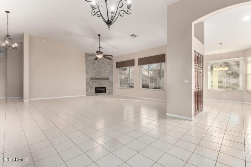 8807 E SAGUARO BLOSSOM RD