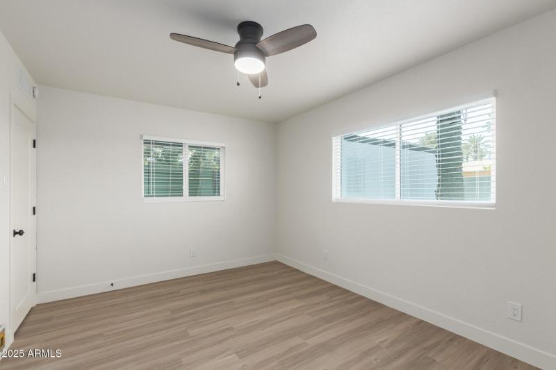 0033-34 - Broadway #103 (1)