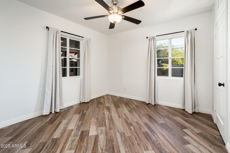 1631 W Earll Dr - MLS-36