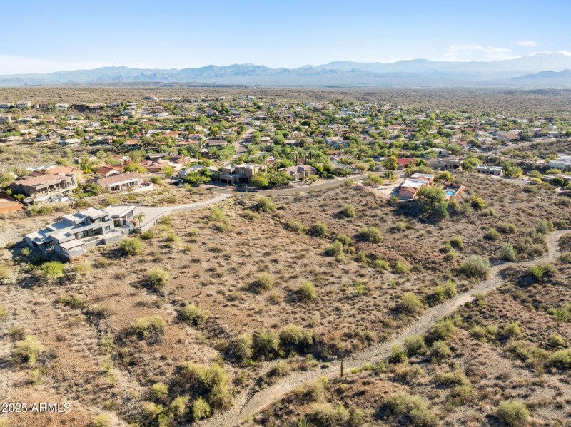 7-web-or-mls-16050-n-overlook-ct