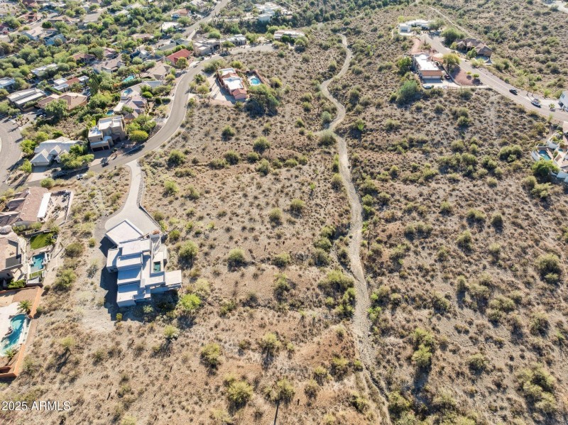 8-web-or-mls-16050-n-overlook-ct