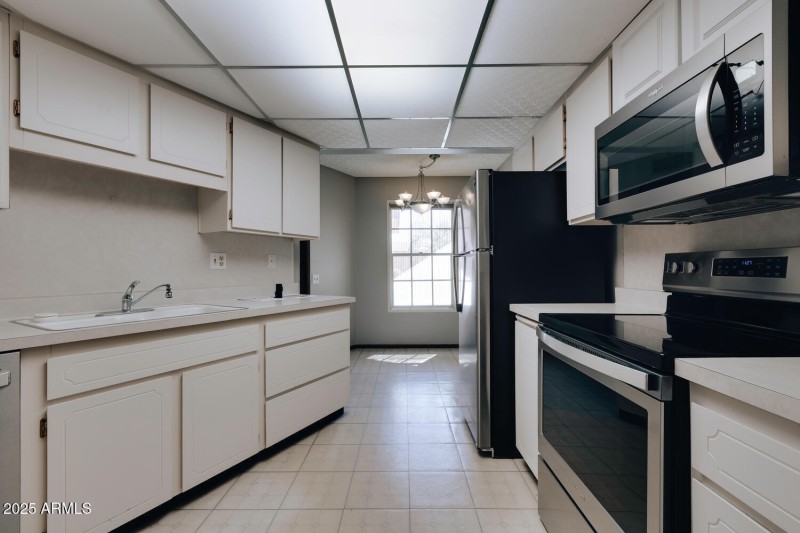 17423 N 105th Ave Sun City AZ-large-010-