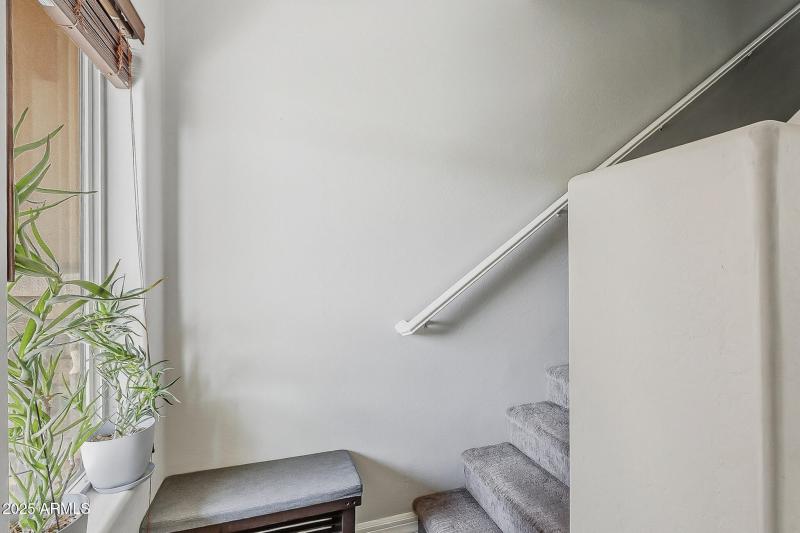 18-Stairs to level 2