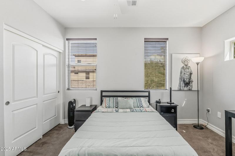 31-Second primary bedroom