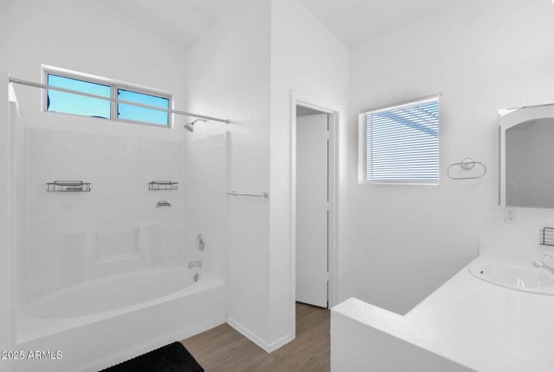 27-web-or-mls-P1315300