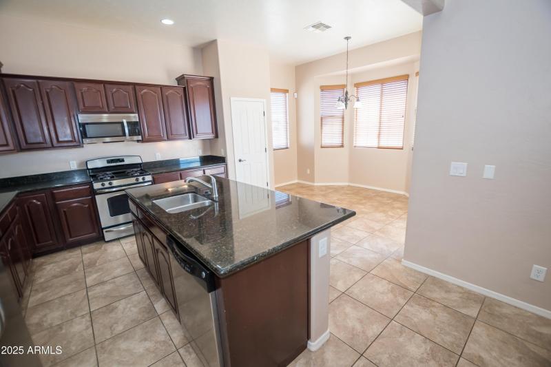 1804 Prairie Grass Dr 10-03-2025 (39)