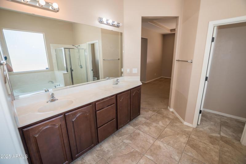 1804 Prairie Grass Dr 10-03-2025 (50)