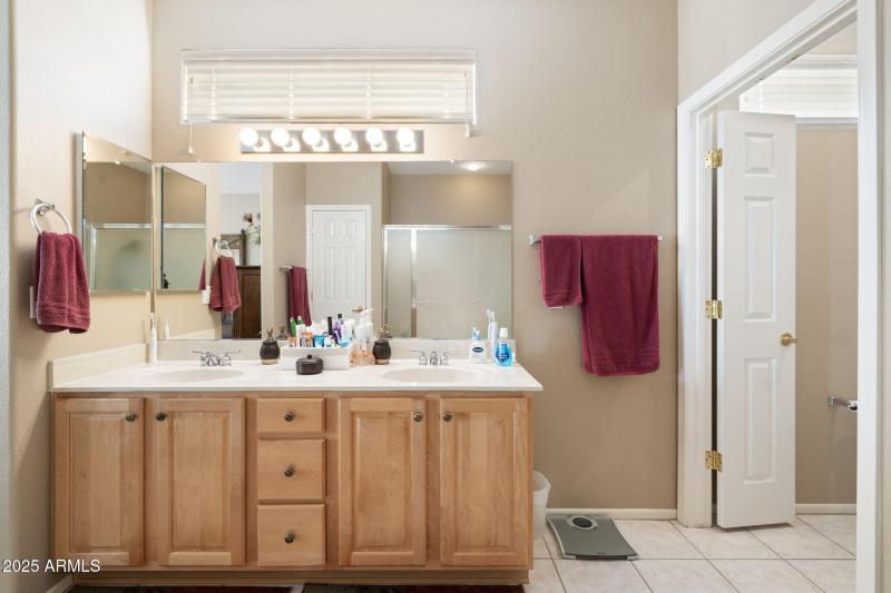 11-web-or-mls-QVB02140