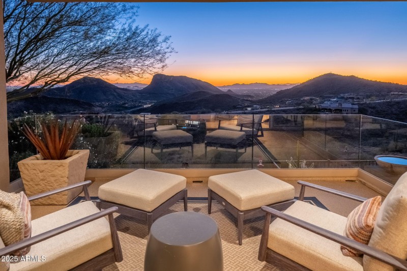 10826 N Skyline Dr - 62