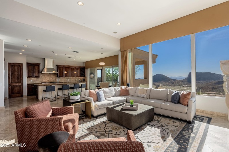 10826 N Skyline Dr - 11