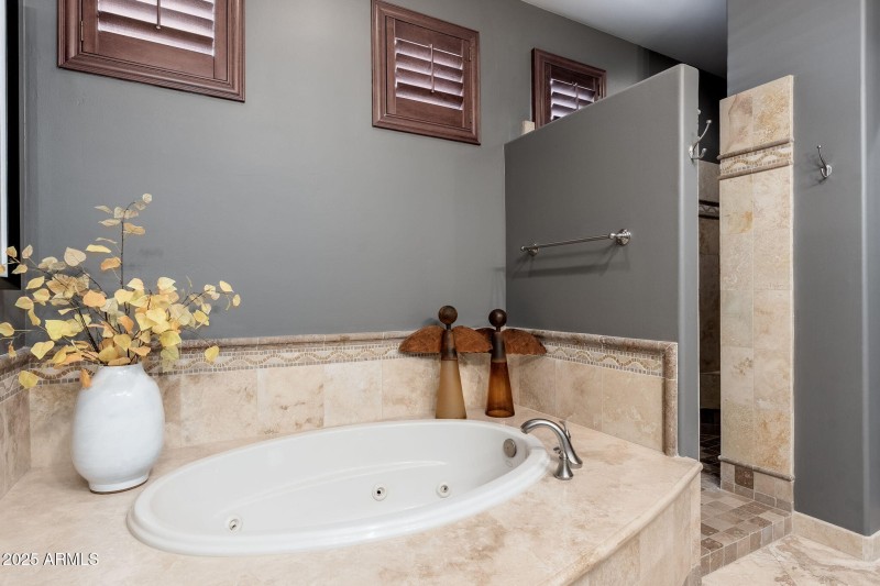 10826 N Skyline Dr - 25