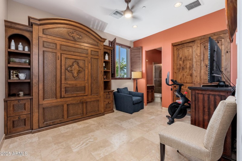 10826 N Skyline Dr - 34