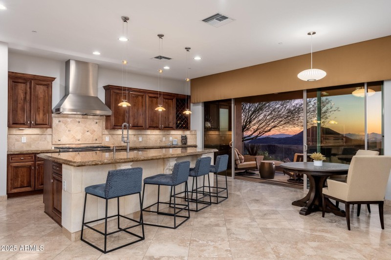 10826 N Skyline Dr - 58