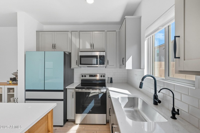 15-web-or-mls-Red-15