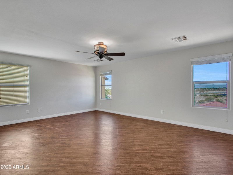 10-Primary-bedroom-(1)