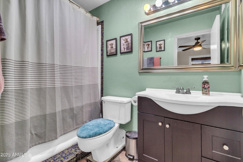 10434 E Albany St-19