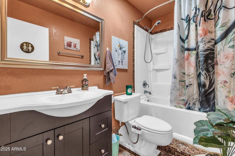 10434 E Albany St-23