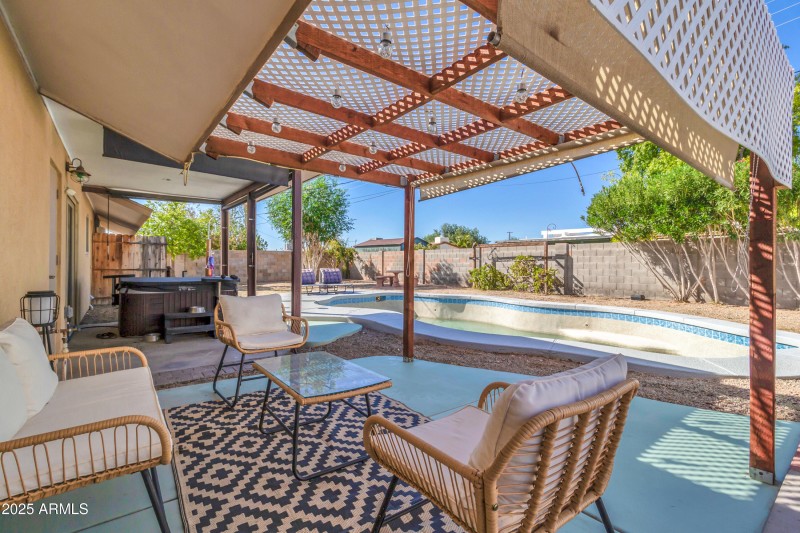 10434 E Albany St-33