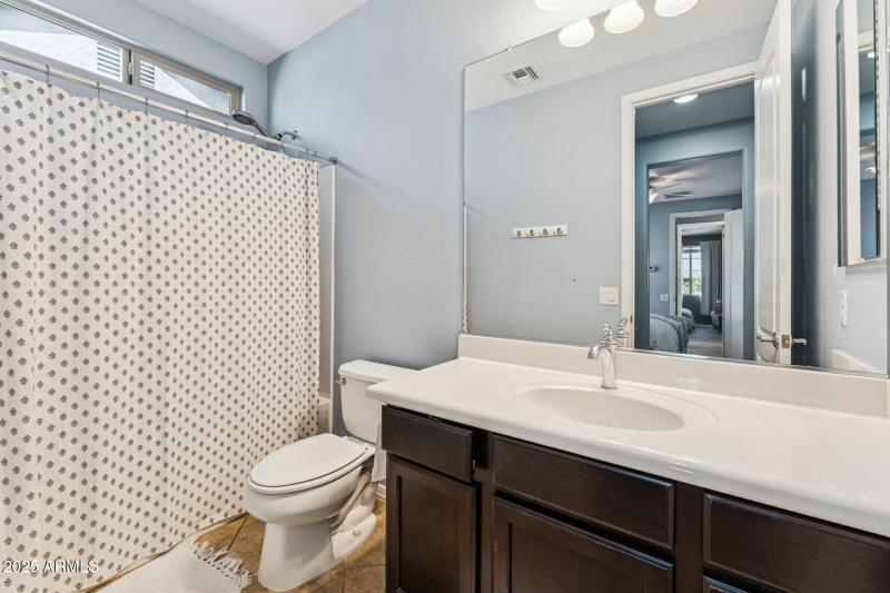 034-en-suite-bathroom