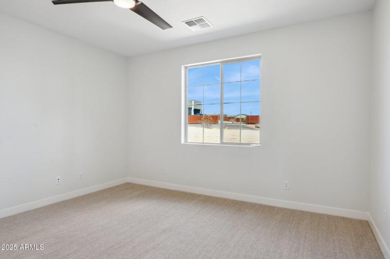 32-web-or-mls-13653-e-aloe-vera-dr