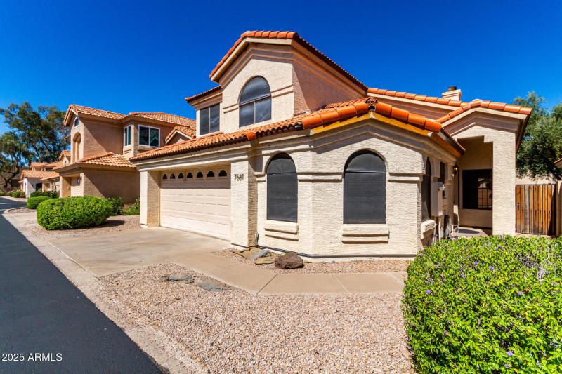 HOA HANDLES FRONT YARD MAINTENANCE