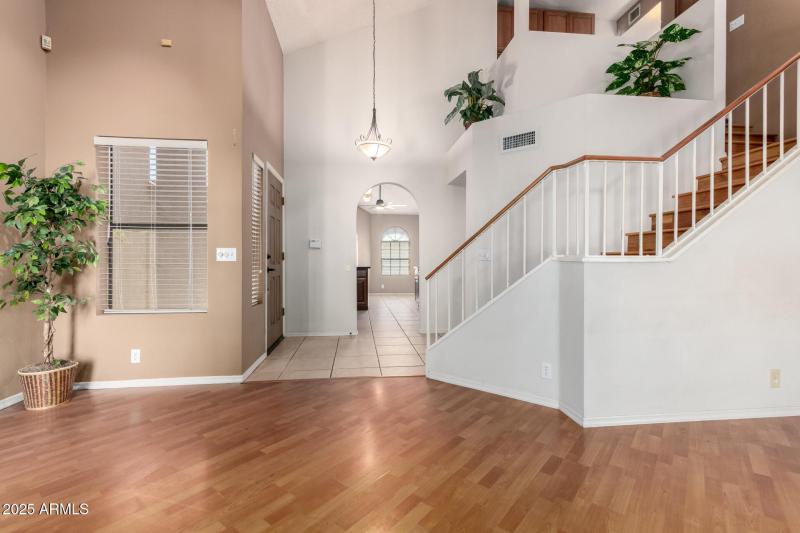 EASY CARE WOOD LAMINATE FLOORING