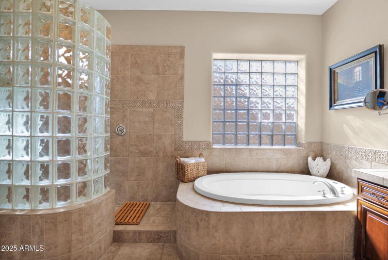 19-web-or-mls-P1303738