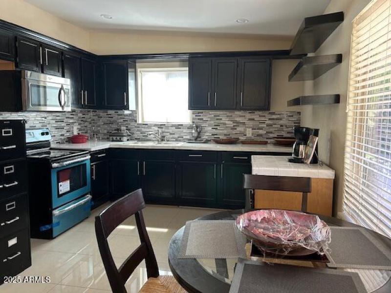 Flex Kitchen overlooks pool