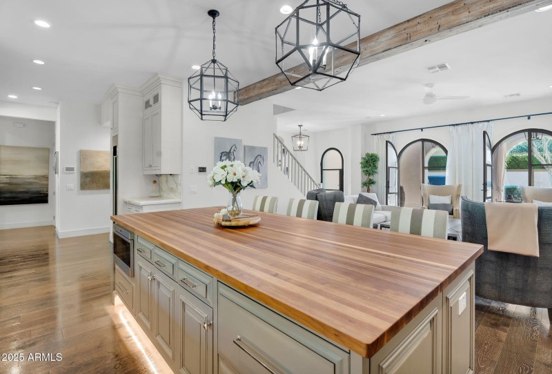 21-web-or-mls-North 39th-15