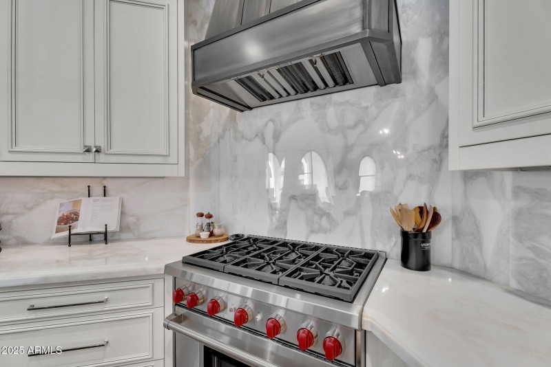 22-web-or-mls-North 39th-18