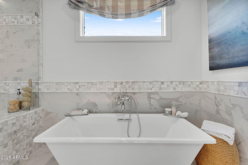 44-web-or-mls-North 39th-39