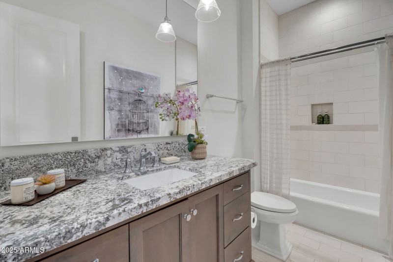 48-web-or-mls-North 39th-49