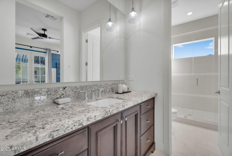 55-web-or-mls-North 39th-57