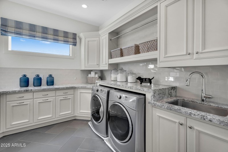 62-web-or-mls-North 39th-28