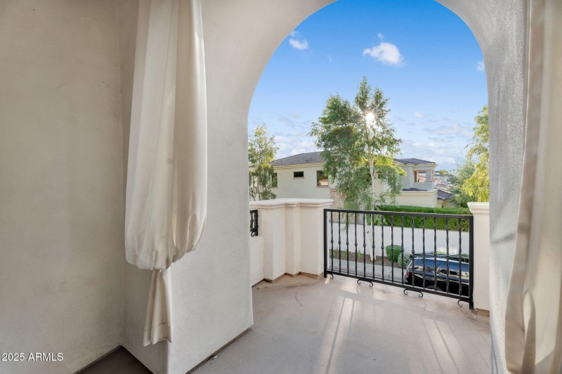 66-web-or-mls-North 39th-66