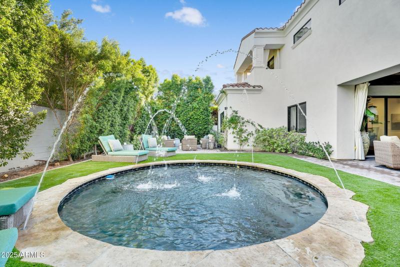 72-web-or-mls-North 39th-79