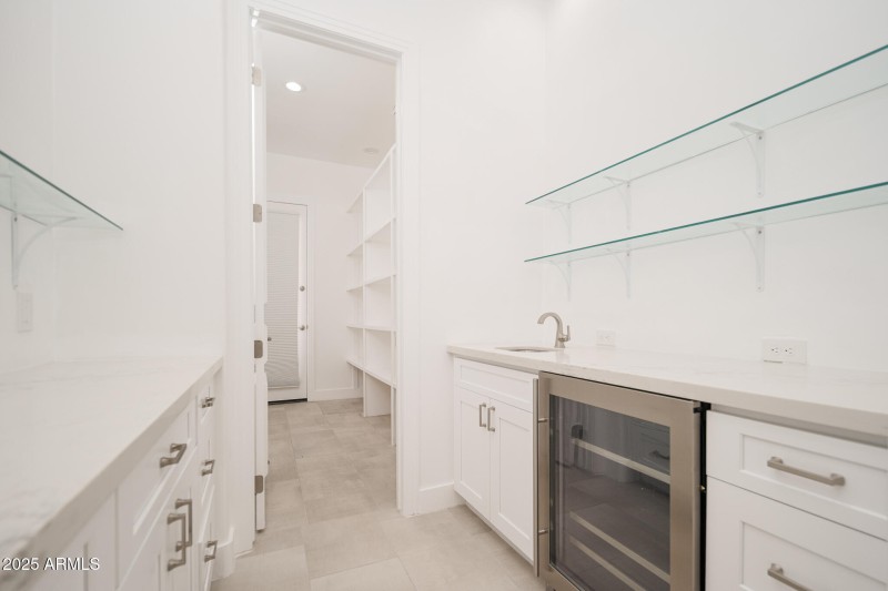 20250930_6439-W-Willow-Ave_16