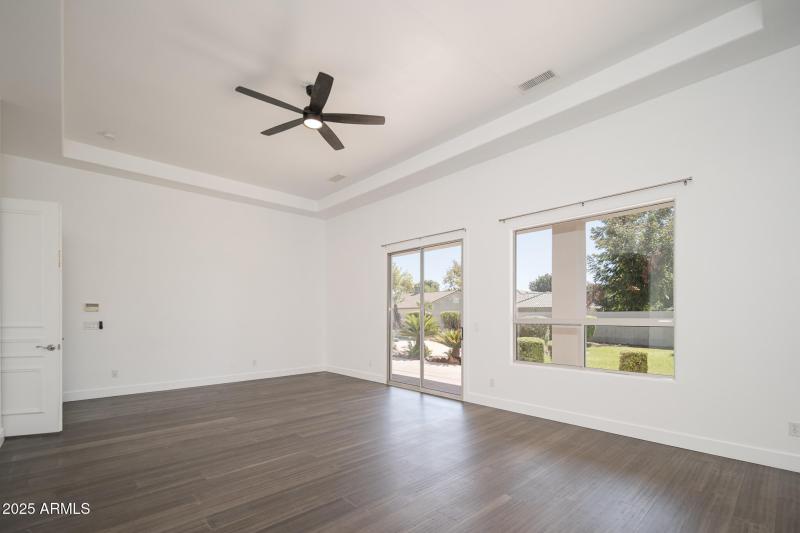 20250930_6439-W-Willow-Ave_19