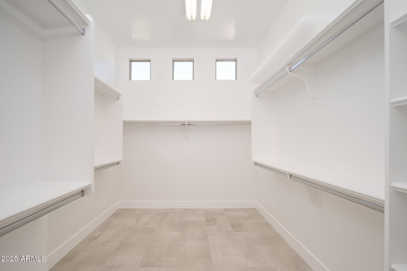 20250930_6439-W-Willow-Ave_23