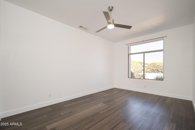 20250930_6439-W-Willow-Ave_25