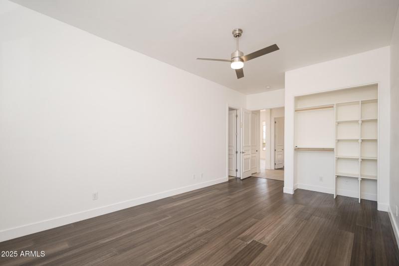 20250930_6439-W-Willow-Ave_26