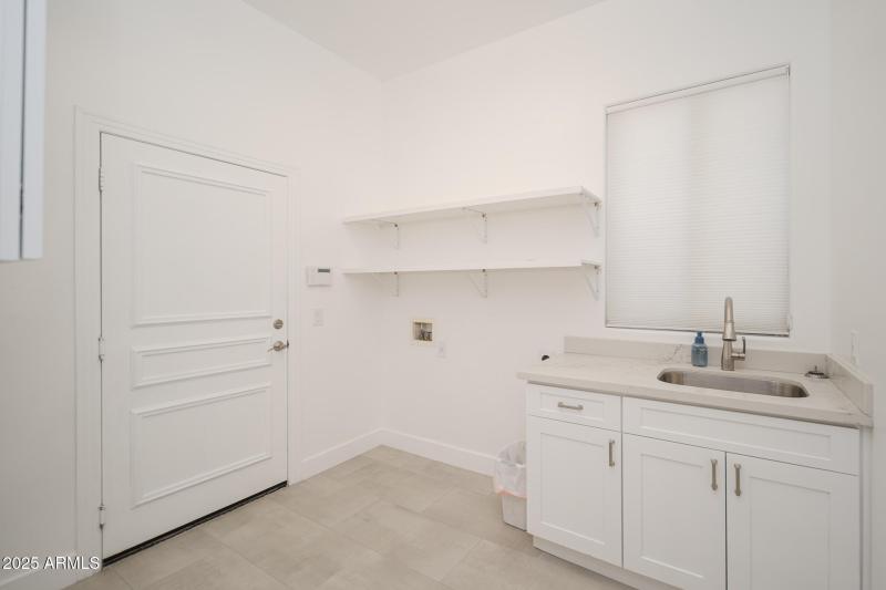 20250930_6439-W-Willow-Ave_36